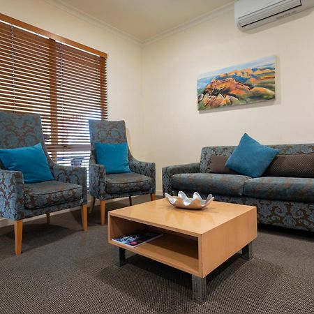 منتجع ريجال بالمز 5 ستار سيتي روتوروا المظهر الخارجي الصورة A living room in a typical apartment