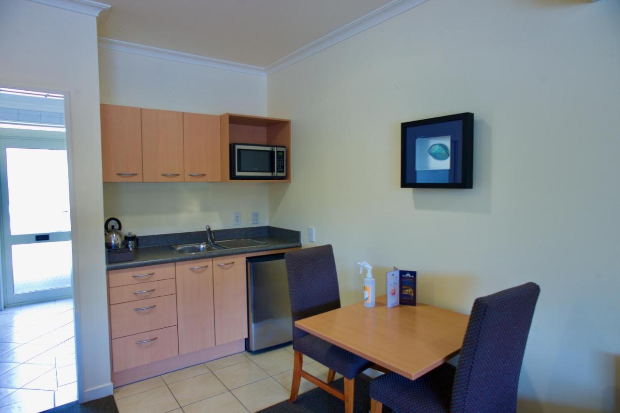 منتجع ريجال بالمز 5 ستار سيتي روتوروا المظهر الخارجي الصورة Kitchenette in a one-bedroom apartment