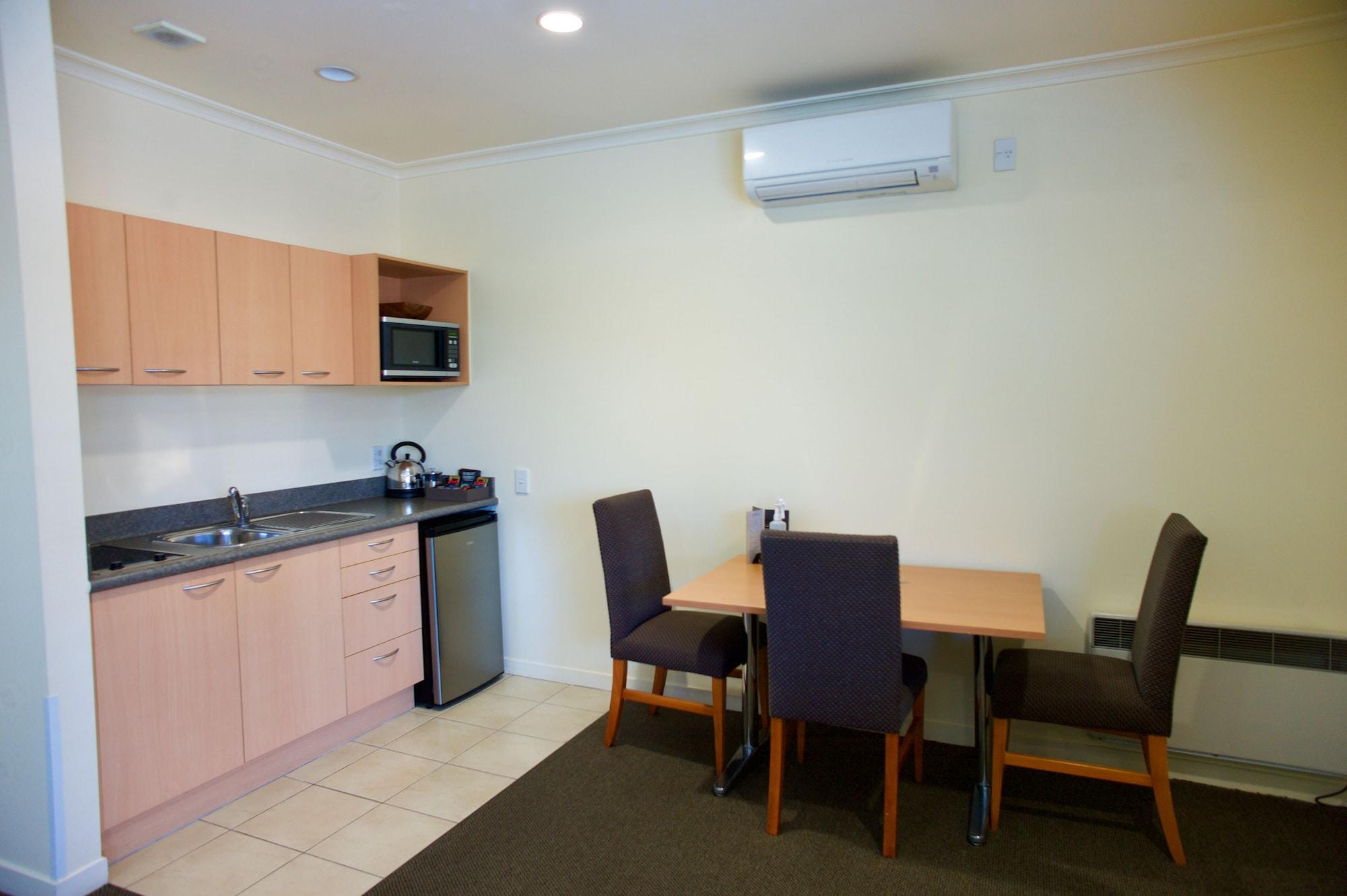 منتجع ريجال بالمز 5 ستار سيتي روتوروا المظهر الخارجي الصورة A kitchen in a serviced apartment