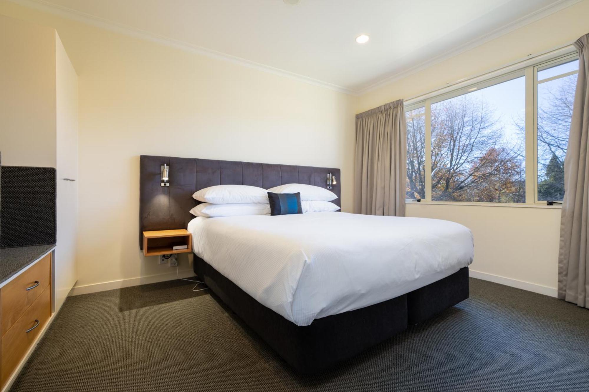 منتجع ريجال بالمز 5 ستار سيتي روتوروا المظهر الخارجي الصورة A bedroom at the hotel